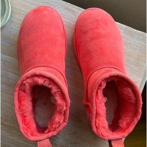 UGG Women's pink Suede ultra mini 7 sheepskin